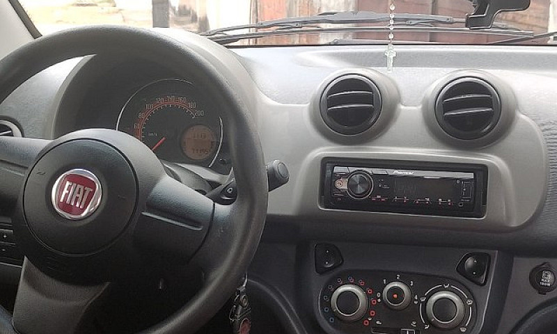 Fiat Uno Vivace 2014...