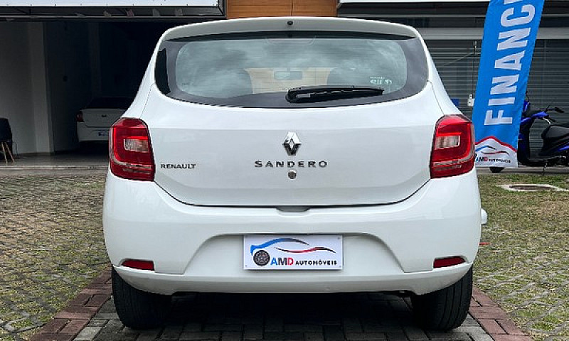 Renault Sandero Auth...