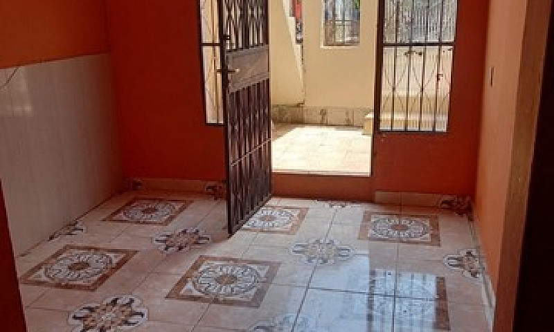 Aluga-Se Casa...