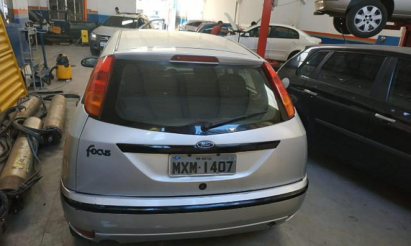 Ford Focus 1.6 Hatch...