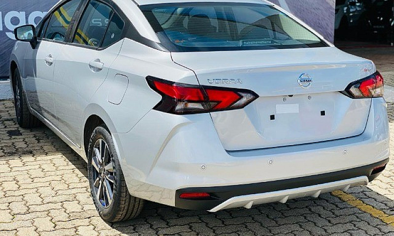 Versa Advance Loucur...