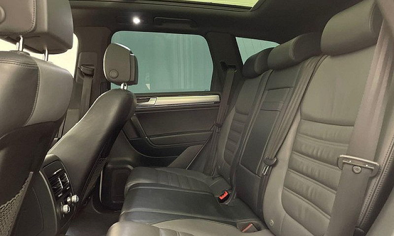 Touareg R-Line 4.2 V...