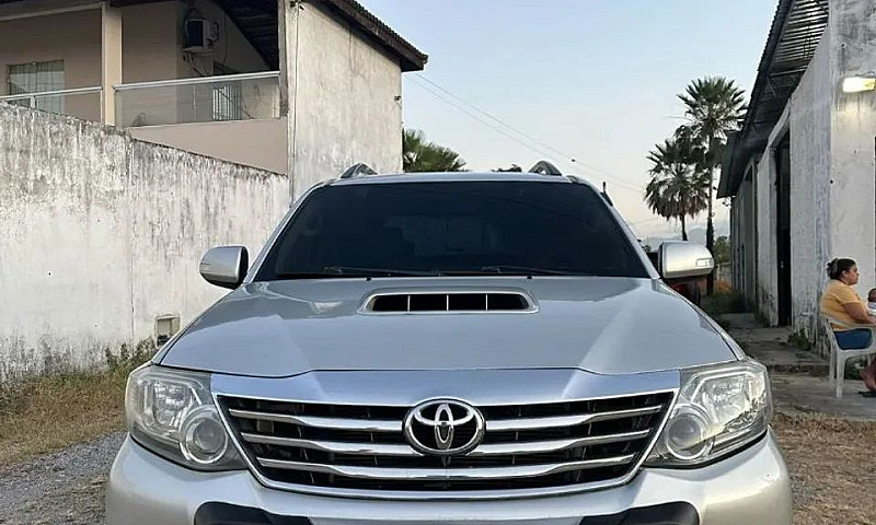 Toyota Hilux Sw4 Srv...