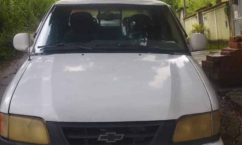 Chevrolet S10 Pick-U...