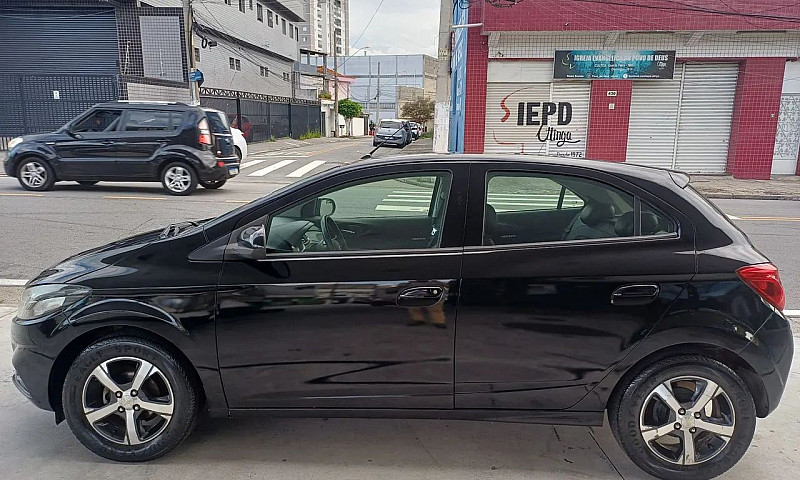 Chevrolet Onix Hatch...