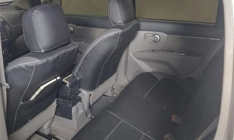 Nissan Livina Sl 1.6...