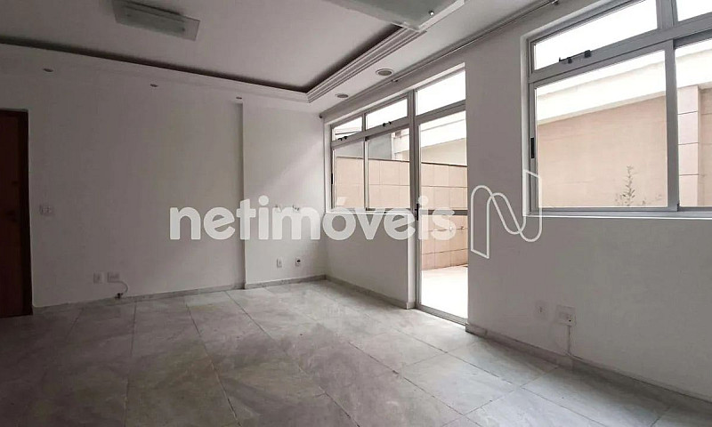 Apartamento Com Três...