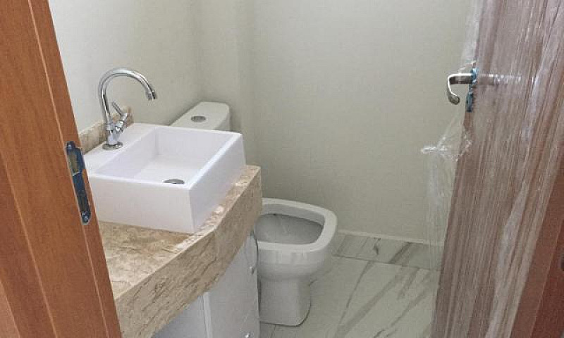 Casa Com 3 Quartos À...
