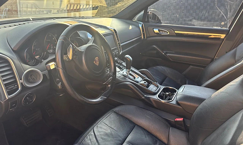 Porsche Cayenne 2013...