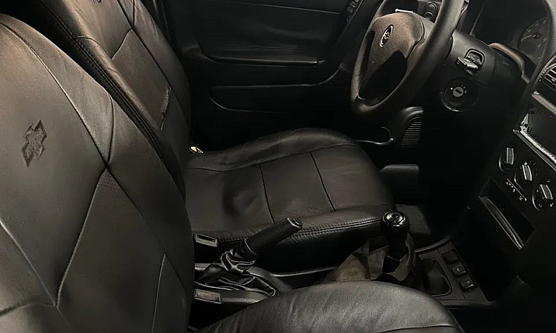 Chevrolet Astra Adva...