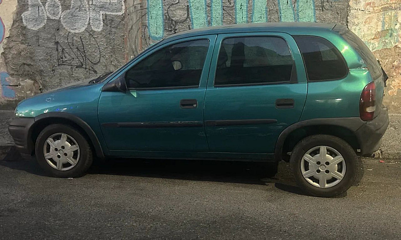 Chevrolet Corsa Supe...