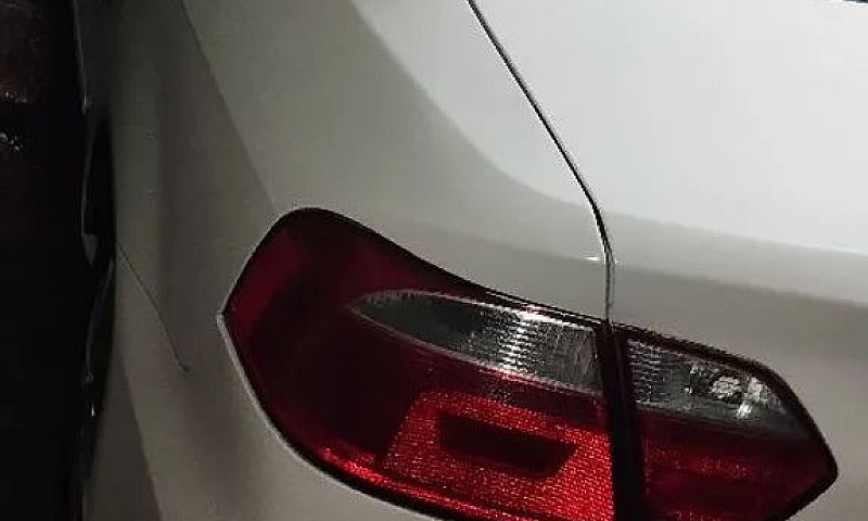 Volkswagen Voyage 1....