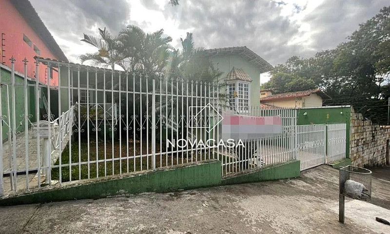 Casa Com 5 Dormitóri...