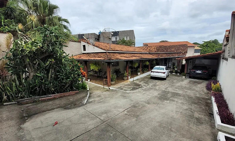Casa A Venda Com 4 Q...