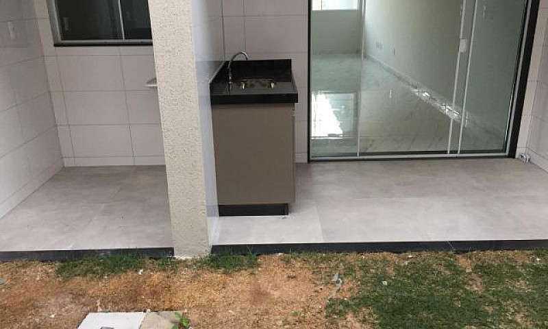 Casa Com 3 Quartos À...