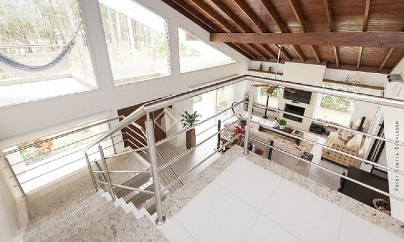 Casa À Venda Com 4 D...