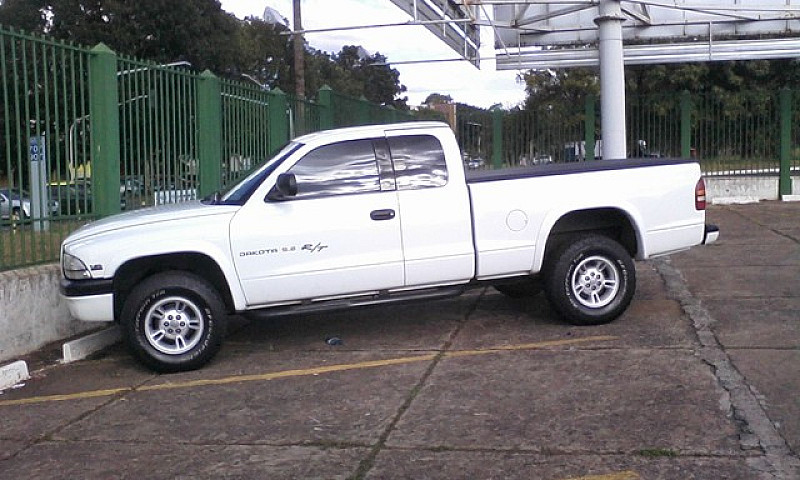 Dodge Dakota R/T 5.2...