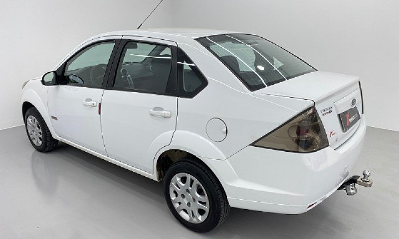 Fiesta Sedan 1.6 201...