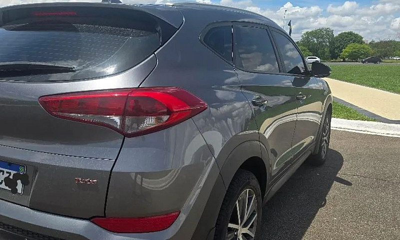 Hyundai Tucson Gl 1....
