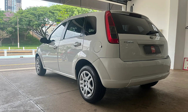 Ford Fiesta Se 1.0 8...