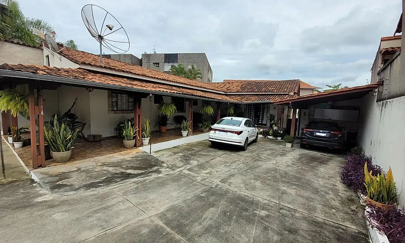 Casa A Venda Com 4 Q...