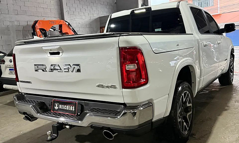Ram 1500 Laramie 3.0...