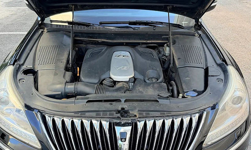 Hyundai Equus 4.6 V8...