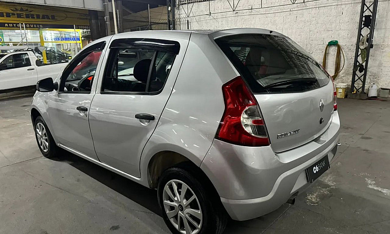 Sandero 1.0 Ano 2011...