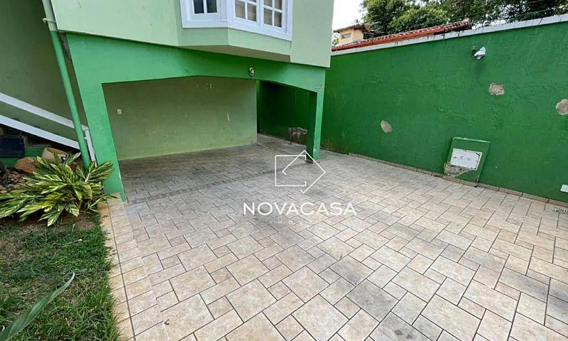 Casa Com 5 Dormitóri...