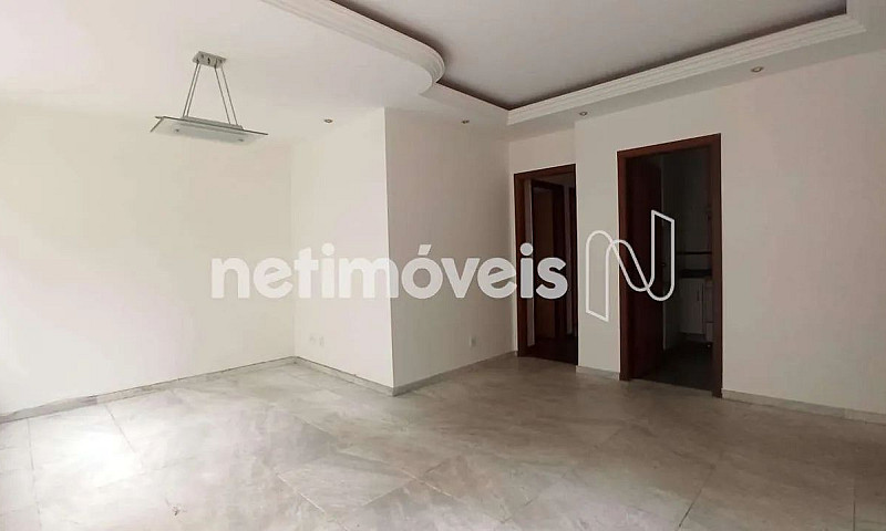 Apartamento Com Três...