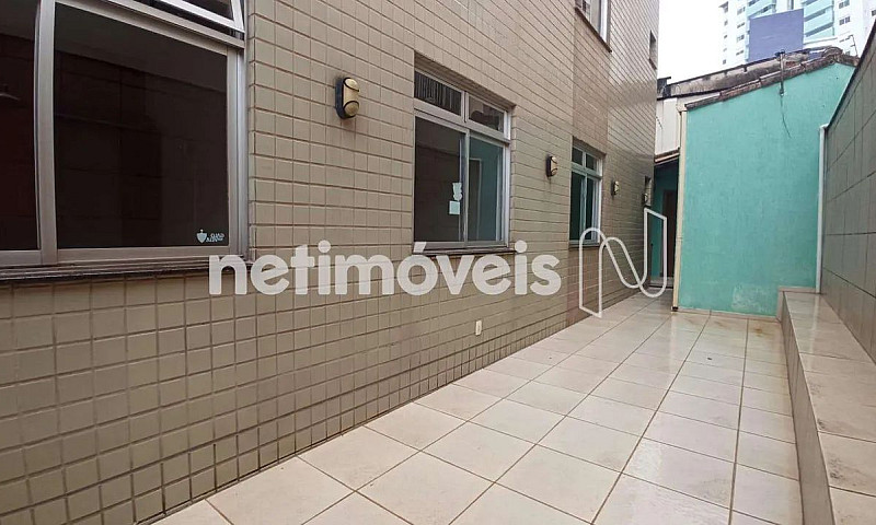 Apartamento Com Três...