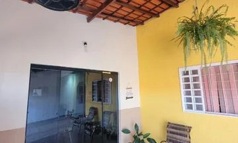 Alugo Casa Com 3 Suí...