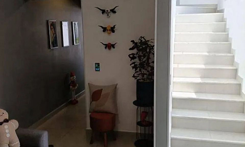 Casa Com 2 Dormitóri...