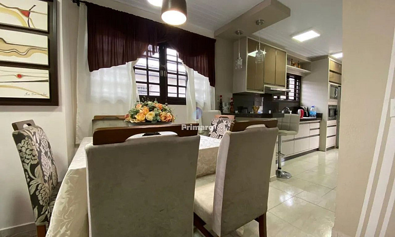 Casa Com 3 Quartos 2...