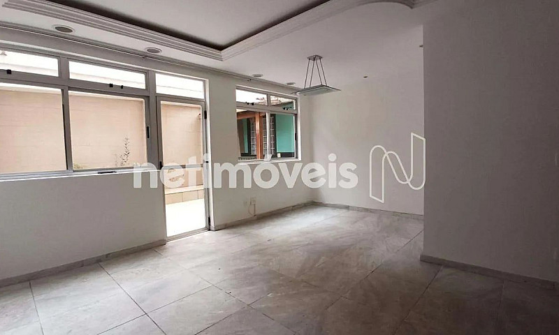 Apartamento Com Três...