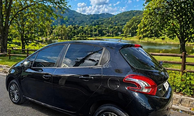Peugeot 208 Active 1...