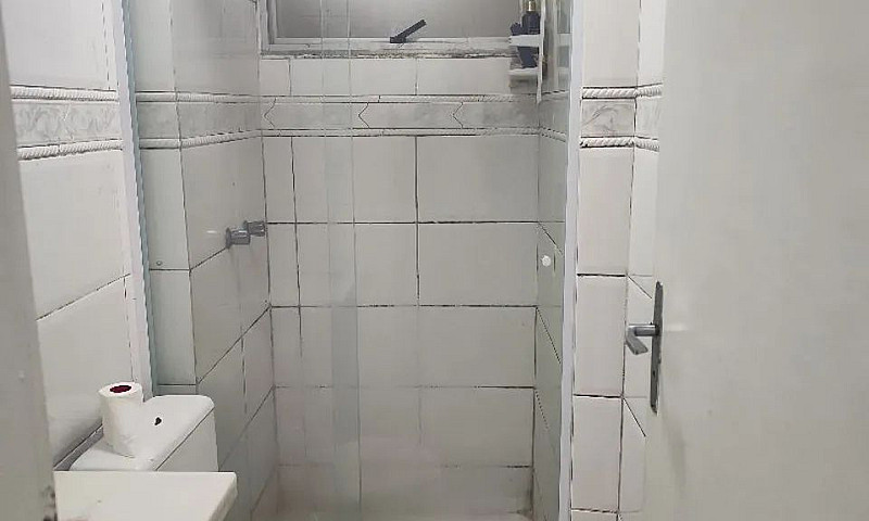 Aluga-Se Quarto Segu...
