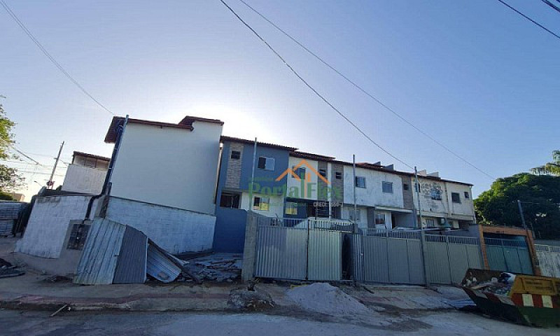 Casa Com 2 Dormitóri...