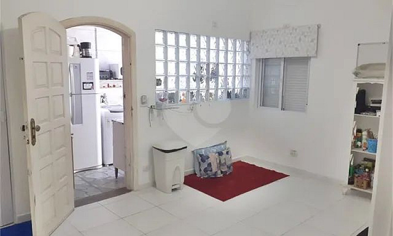 Casa Com 2 Quartos À...