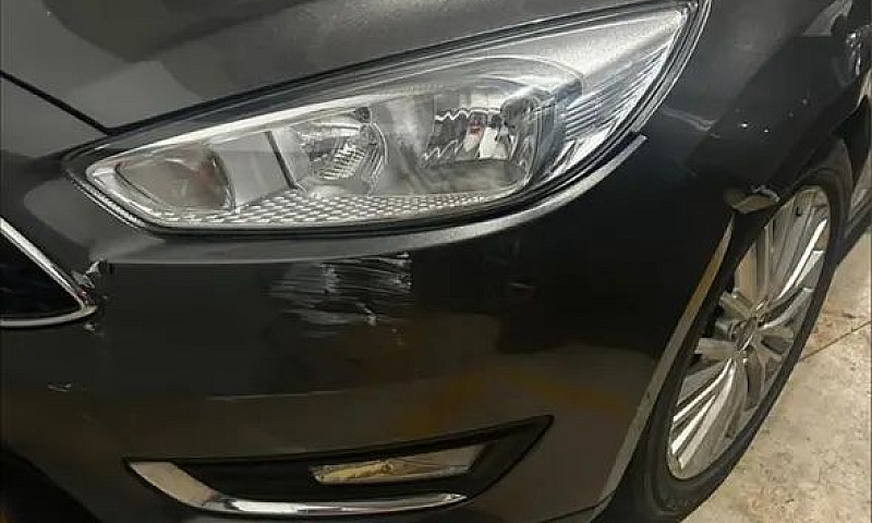 Ford Focus Fastback ...