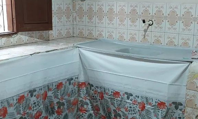 Aluga-Se Uma Casa...