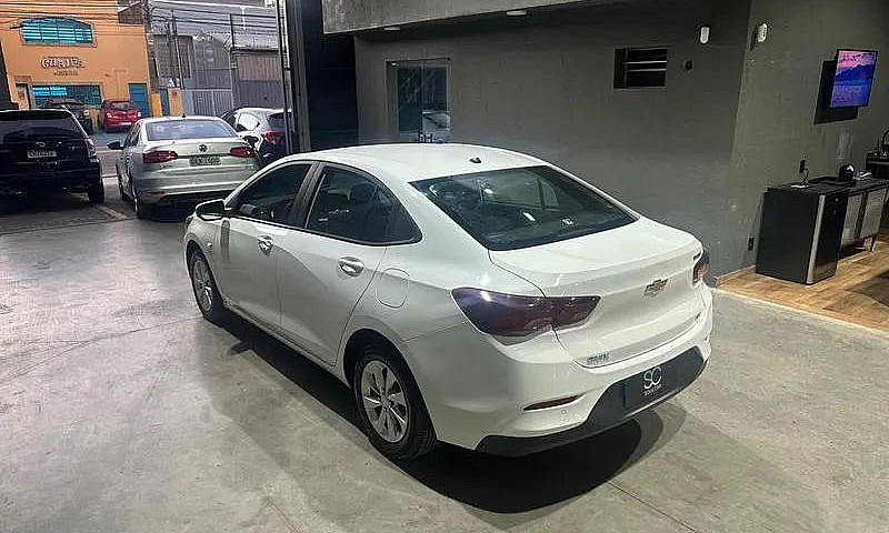 Chevrolet Onix Plus ...