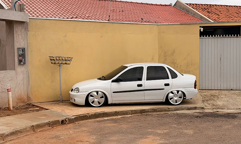 Chevrolet Corsa Seda...