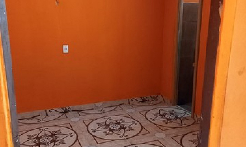 Aluga-Se Casa...