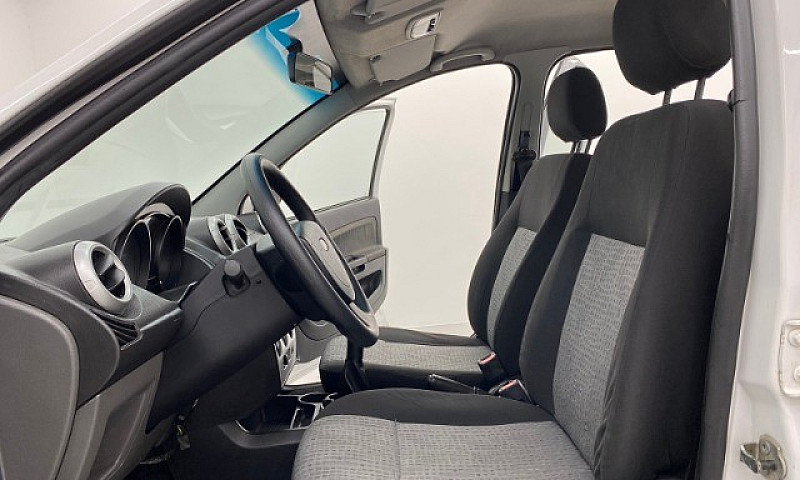Fiesta Sedan 1.6 201...