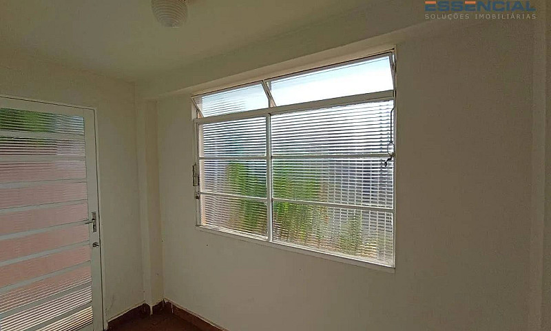 Casa Com 2 Dormitóri...