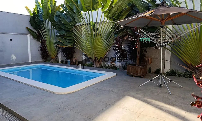 Casa Com Piscina Á V...