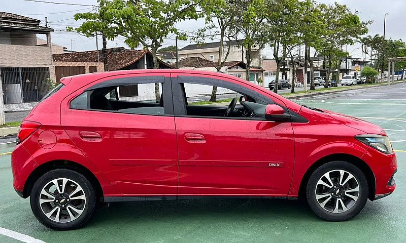 Chevrolet Onix Hatch...