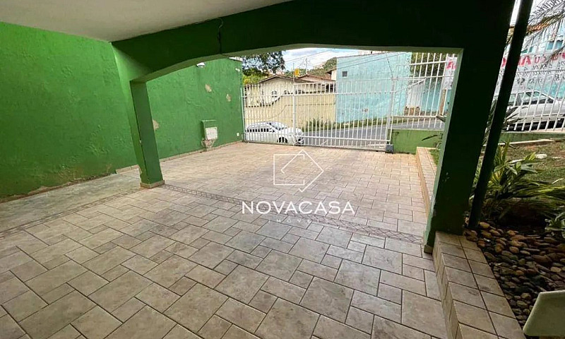 Casa Com 5 Dormitóri...