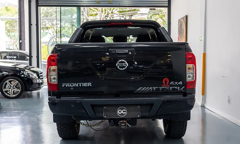 Nissan Frontier Atta...